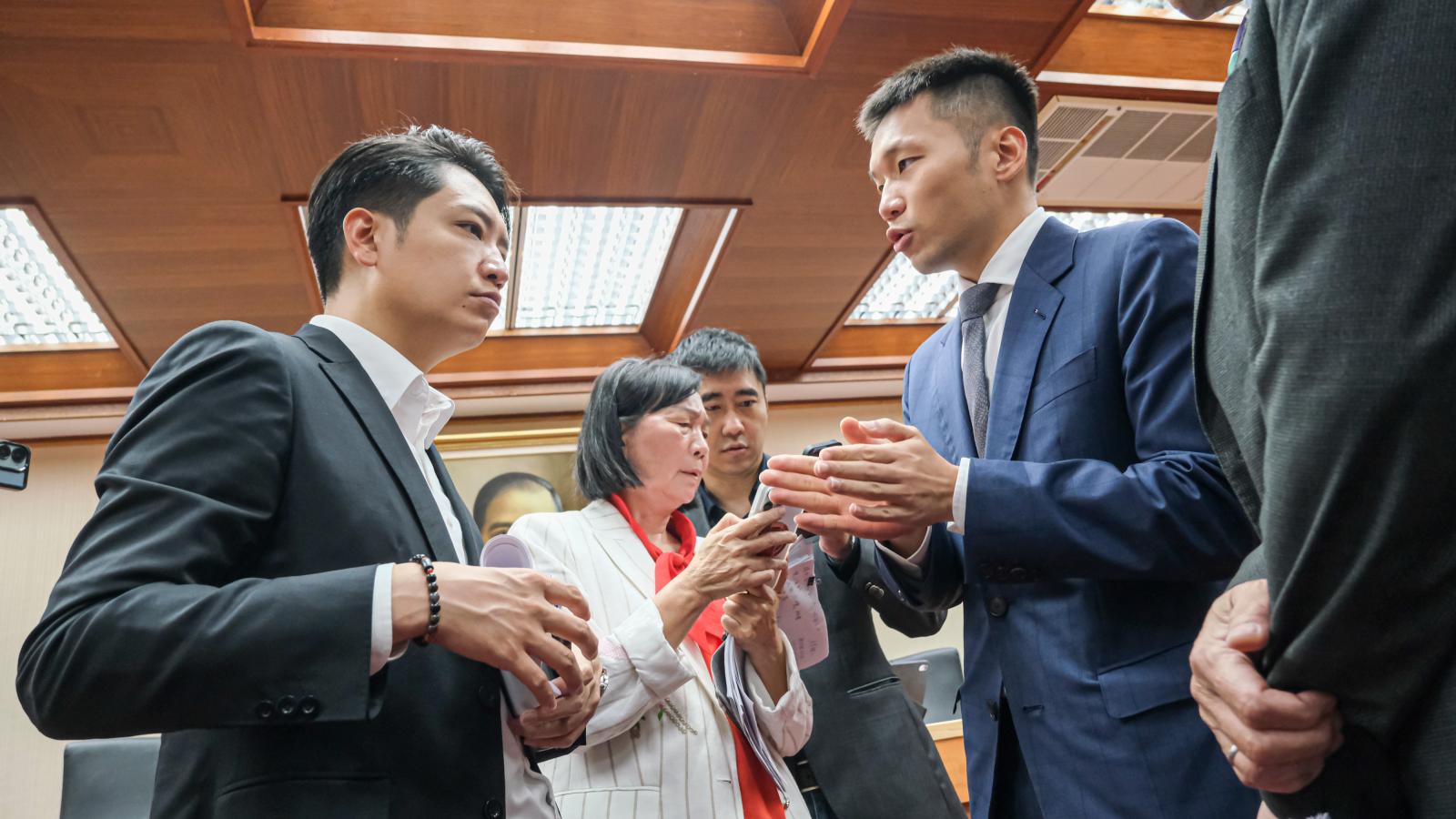 觀點投書:民主保障我們說話的權利,卻無法保證我們願意聽別人說話。