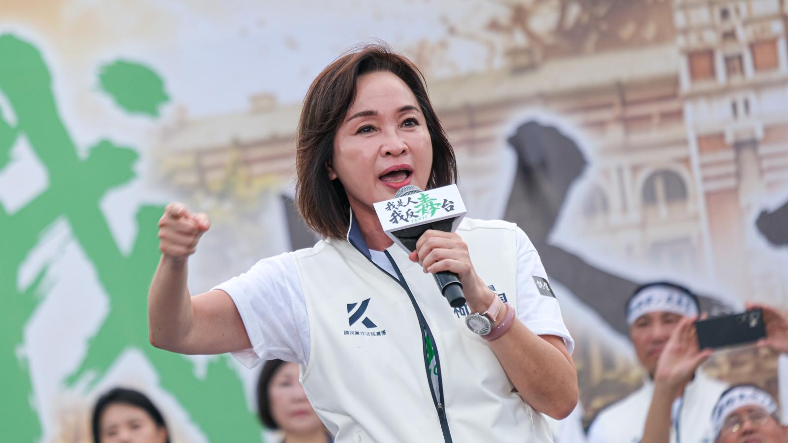 柯志恩空戰輾壓!網路聲量領先賴瑞隆22% 陳其邁高人氣也難救他「社群冷感」
