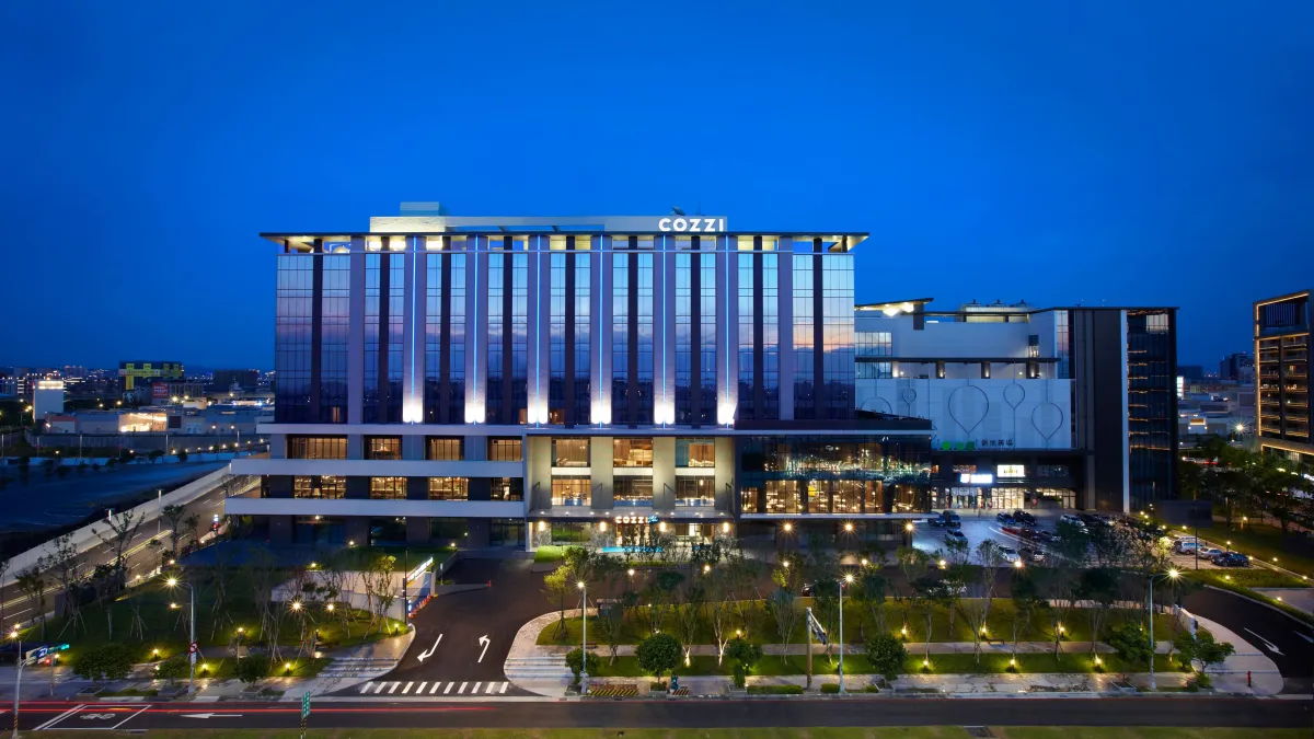 看好婚宴市場與會展商務成長,國泰飯店觀光事業將於2026年開設「COZZI Blu和逸飯店.桃園館」館外宴會廳。(國泰飯店觀光事業提供)