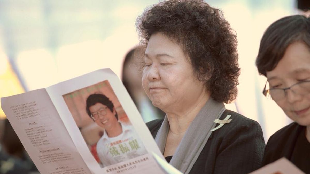 前農委會副主委戴振耀11月19日辭世,12月2日舉行追思告別禮拜,高雄市長陳菊致悼詞時數度哽咽。(取自陳菊臉書) 前農委會副主委戴振耀11月19日辭世,12月2日舉行追思告別禮拜,高雄市長陳菊致悼詞時數度哽咽。(取自陳菊臉書)