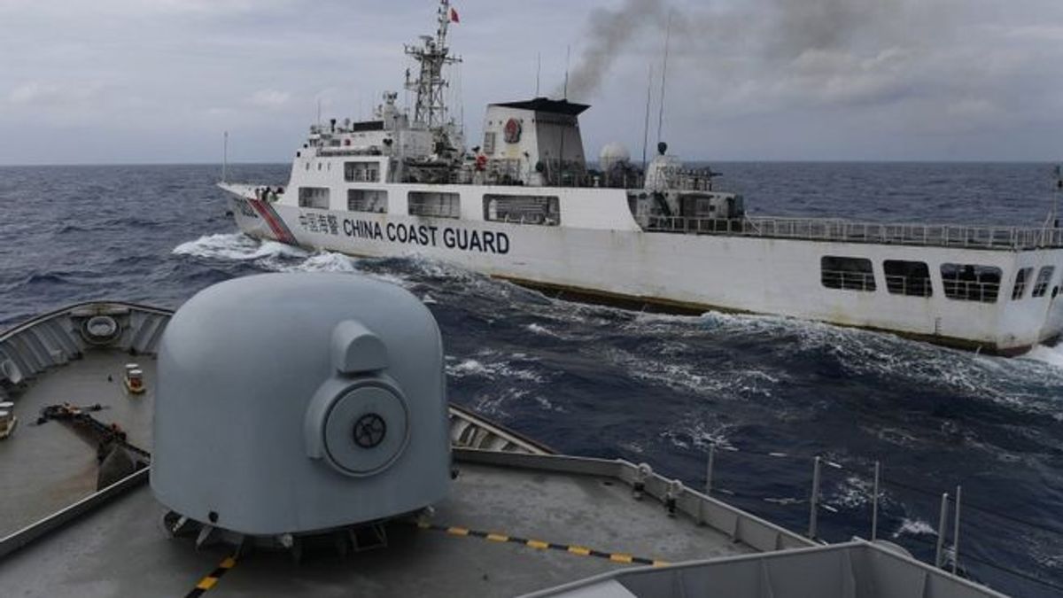 印尼指控中國海警艦護衛漁船在印尼專屬經濟區捕魚。(BBC中文網/REUTERS) 印尼指控中國海警艦護衛漁船在印尼專屬經濟區捕魚。(BBC中文網/REUTERS)
