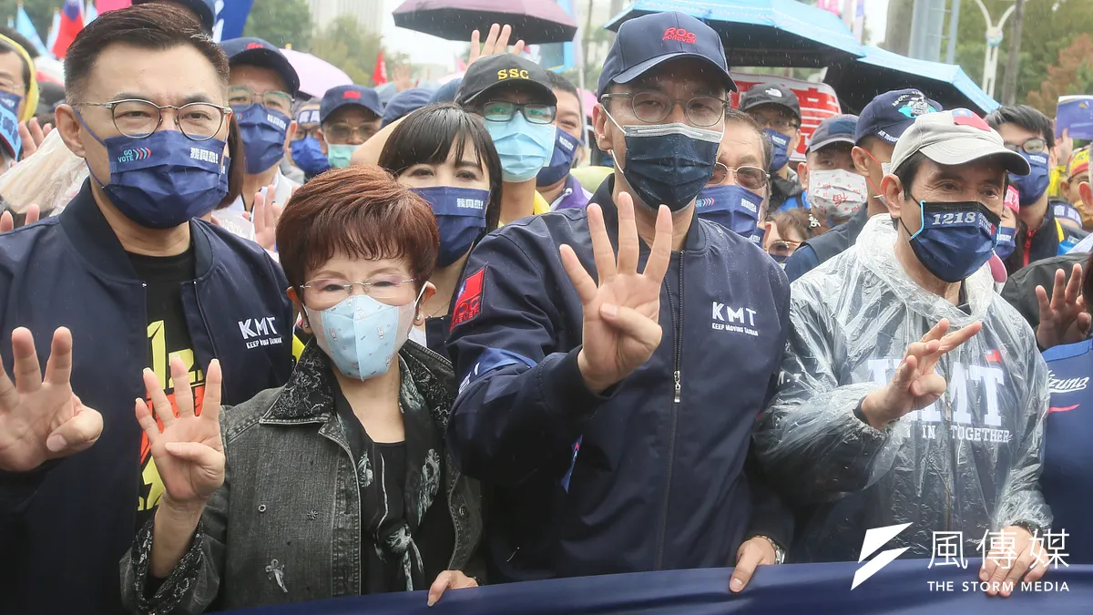 國民黨為公投舉辦的「我同意!YES大遊行」造勢活動。(柯承惠攝) 國民黨為公投舉辦的「我同意!YES大遊行」造勢活動。(柯承惠攝)