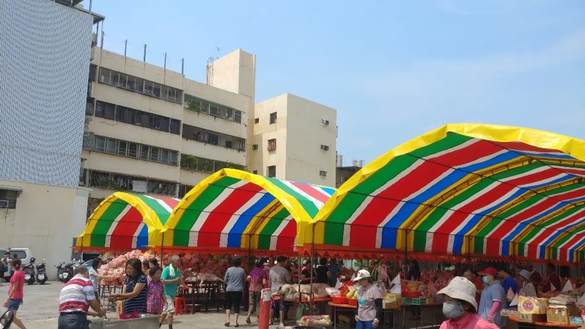 中元節是經過儒、釋、道的文化融合而留下的習俗,因此許多傳說都是「混合物」,融合了很多宗教概念。(示意圖/六都春秋 編輯室@flickr)