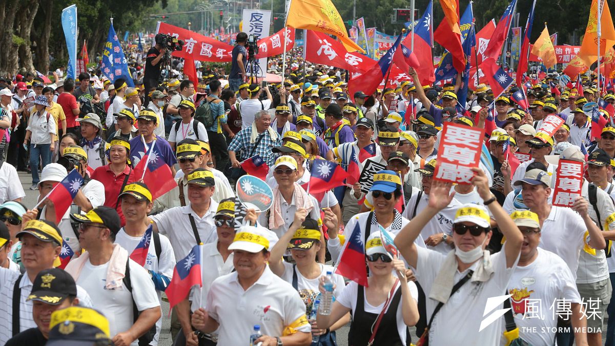 軍公教「反污名要尊嚴遊行」。(顏麟宇攝) 軍公教「反污名要尊嚴遊行」。(顏麟宇攝)
