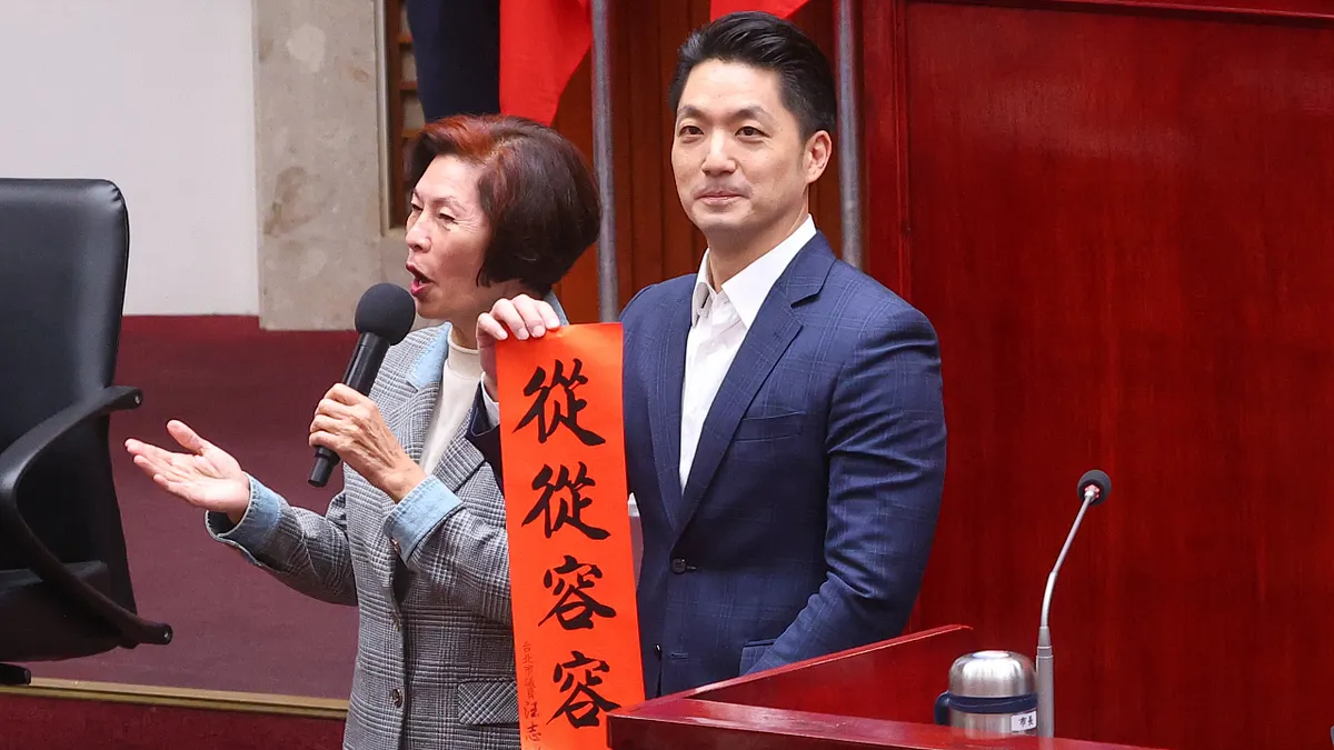 備戰2026九合一大選,綠營方面誰能挑戰現任台北市長蔣萬安(右),掀起討論。(資料照,顏麟宇攝) 備戰2026九合一大選,綠營方面誰能挑戰現任台北市長蔣萬安(右),掀起討論。(資料照,顏麟宇攝)