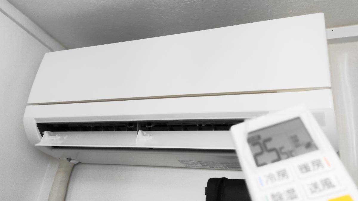 開冷氣千萬別先調低溫度!內行按1鍵「快速降溫又省電」,吹整天也不怕電費暴增