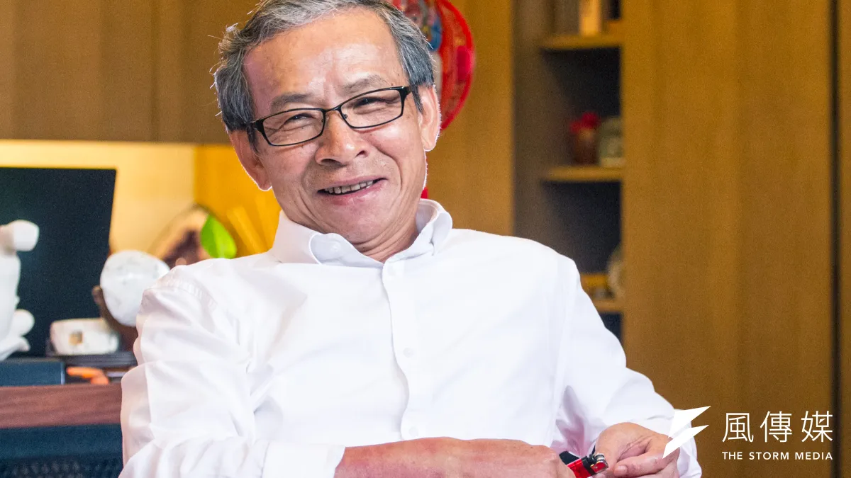 吳念真在專訪中暢談了不少靈感來源,第7集可能會以「故鄉變異鄉」作為主軸,描寫1949年中國人遷移來台以及1990年代台商赴中打拚的生命故事。(曾原信攝)