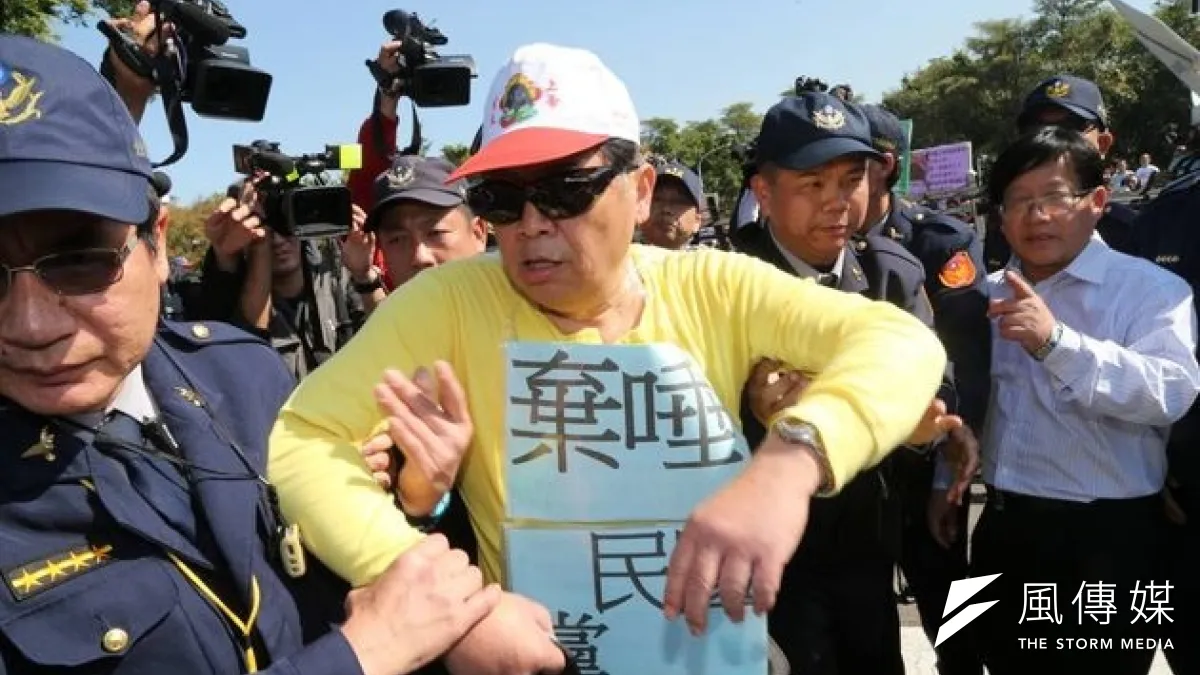 入監2223天,陳水扁4日獲得保外就醫,挺扁反扁人士依舊互嗆,民進黨前主席蘇貞昌謝長廷都在臉書呼籲建立社會共信,相信醫療專業。(吳逸驊攝)