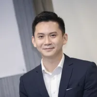 外界猜測竹北市長鄭朝方(見圖)將競選新竹縣長,引起各方搶位,新竹縣議員歐陽霆對此表示,鄭朝方從未宣布不競選連任。(資料照,簡必丞攝) 外界猜測竹北市長鄭朝方(見圖)將競選新竹縣長,引起各方搶位,新竹縣議員歐陽霆對此表示,鄭朝方從未宣布不競選連任。(資料照,簡必丞攝)