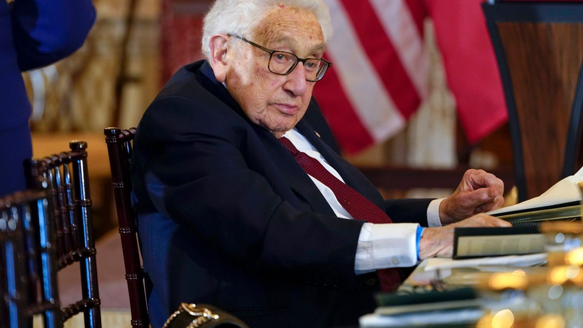 季辛吉認爲,改善中美長達22年的敵對關係,推動兩國邦交正常化,就是符合兩國共同利益。(資料照,美聯社) 季辛吉認爲,改善中美長達22年的敵對關係,推動兩國邦交正常化,就是符合兩國共同利益。(資料照,美聯社)