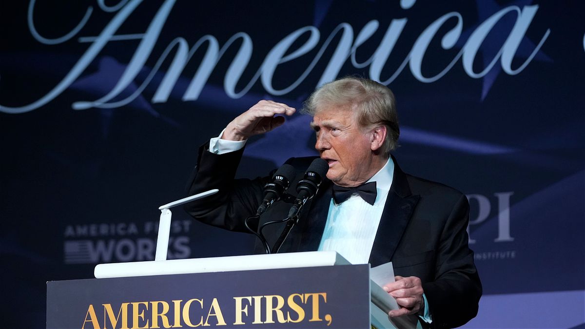 2024年11月14日,美國總統當選人川普出席保守派智庫「美國優先政策研究所」(America First Policy Institute,AFPI)晚宴。(美聯社) 2024年11月14日,美國總統當選人川普出席保守派智庫「美國優先政策研究所」(America First Policy Institute,AFPI)晚宴。(美聯社)