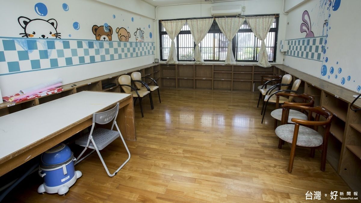 軍功里集會所揭牌 活動、環保、長照功能一應俱全 軍功里集會所揭牌 活動、環保、長照功能一應俱全