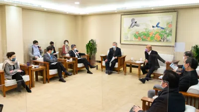 行政院長蘇貞昌14日召開擴大防疫會議。(行政院提供)