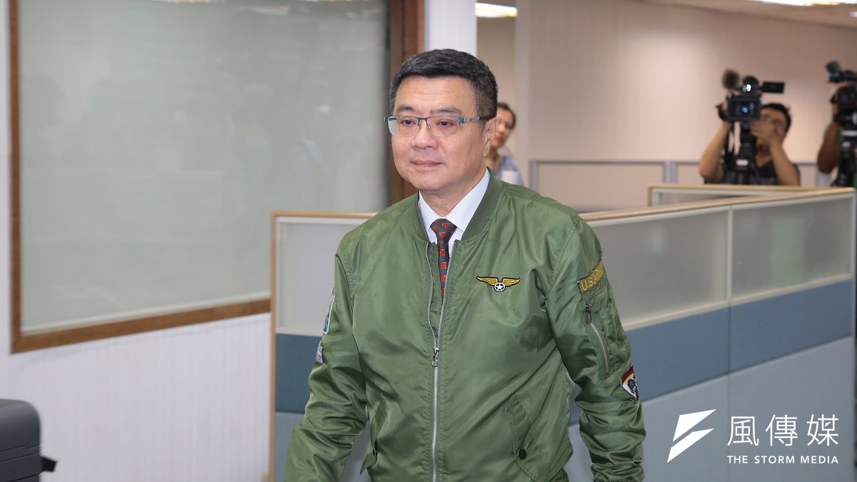 民進黨主席卓榮泰24日出席民進黨中常會,於會前受訪表示,總統初選5人協調小組工作,今天之後會再度啟動,不排除和雙方當事人再次見面,甚至做各種可能性的安排。(顏麟宇攝) 民進黨主席卓榮泰24日出席民進黨中常會,於會前受訪表示,總統初選5人協調小組工作,今天之後會再度啟動,不排除和雙方當事人再次見面,甚至做各種可能性的安排。(顏麟宇攝)