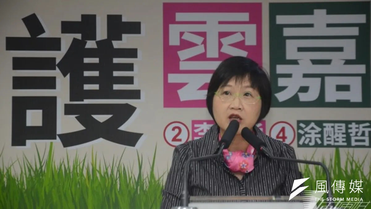桃園縣政府除了鄭重否認指控以外,吳志揚還對段宜康、蕭美琴及楊家俍等人提告。而吳志揚的胞弟,台北市議員吳志剛還在2天之內打了5通電話、並且傳簡訊給民進黨中央發言人徐佳青。(宋小海攝)