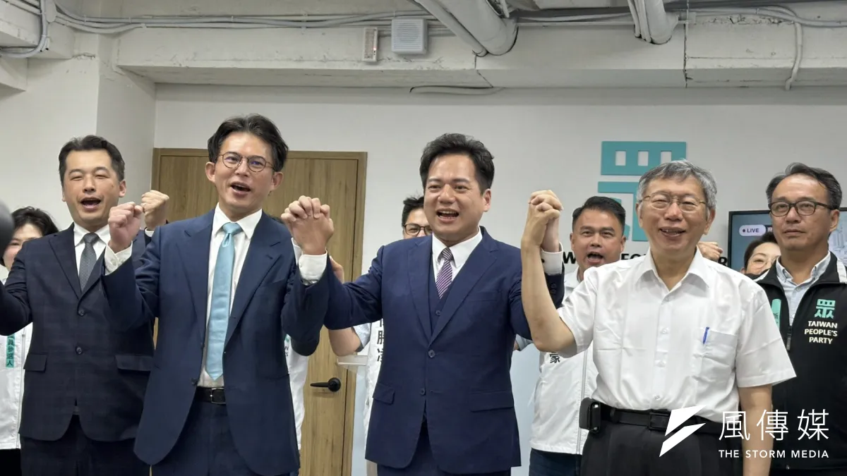 2026年縣市長選舉倒數,民眾黨日前宣布徵召新竹黨部主委邱臣遠(中)參選竹北市長,但如今戰況確實相當複雜。(資料照,羅立邦攝)