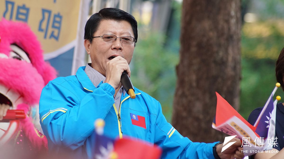 台南市議員謝龍介說若中部鄉親不想要繼續「用肺發電」,得靠選票翻轉。(資料照,盧逸峰攝) 台南市議員謝龍介說若中部鄉親不想要繼續「用肺發電」,得靠選票翻轉。(資料照,盧逸峰攝)