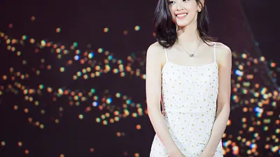 中國胡潤研究院公布了最新的「胡潤校友榜」,章澤天名列清華大學32位校友中的第3名,其淨資產高達600億人民幣(約台幣2613億)。(圖/翻攝自微博)