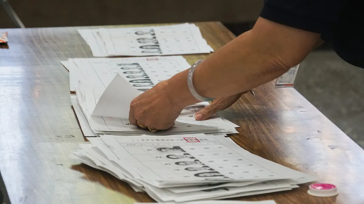 前政務委員張景森砲轟「選舉假」。(資料照,蔡親傑攝) 前政務委員張景森砲轟「選舉假」。(資料照,蔡親傑攝)