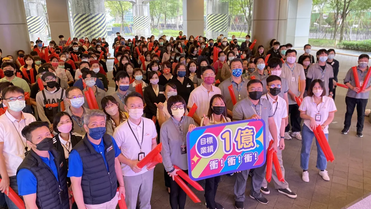 遠雄廣場7周年生日慶,11日於百貨前廣場舉行大型造勢大會。(圖/遠雄廣場提供)