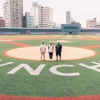 高虹安新竹市長(中央)は22日、新竹野球場がついに最終検収の段階に入ったと発表した。(高氏のFacebookより) 高虹安新竹市長(中央)は22日、新竹野球場がついに最終検収の段階に入ったと発表した。(高氏のFacebookより)