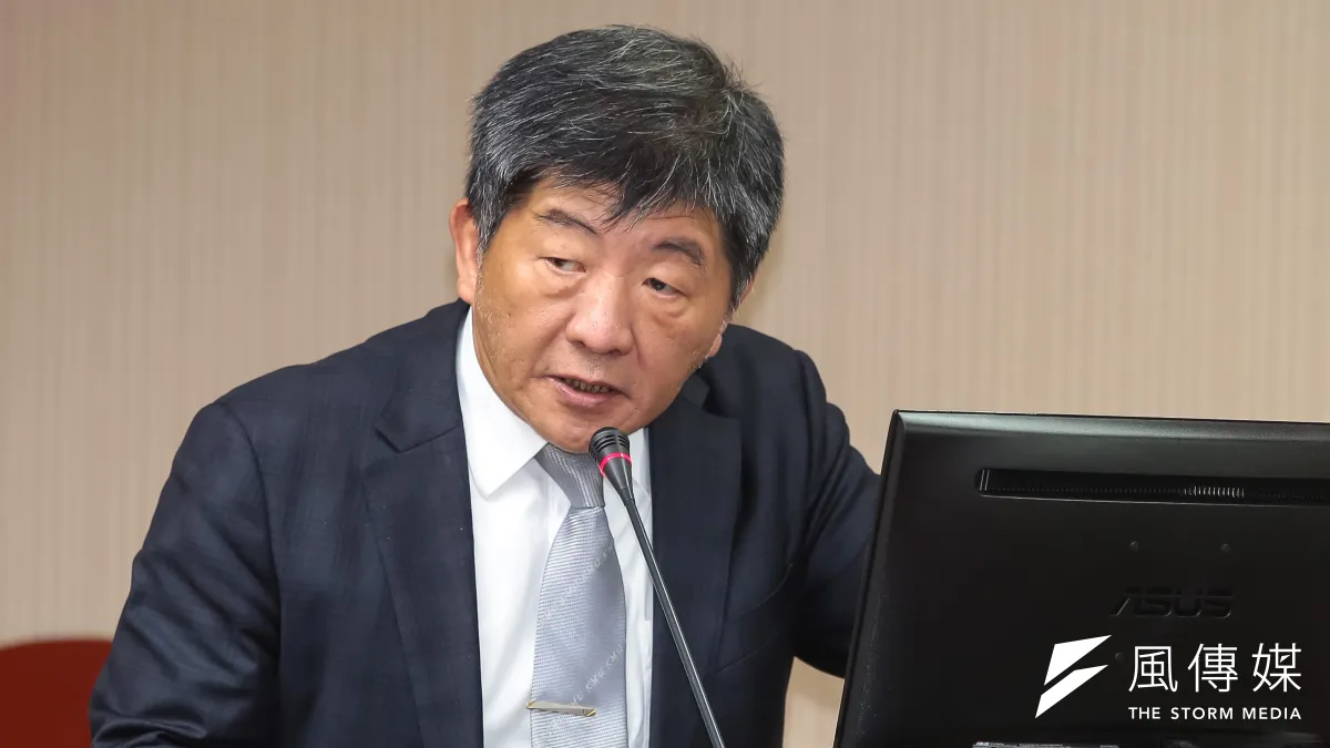 國民黨總統參選人韓國瑜提出外配孕婦應立即納入健保政策。衛福部長陳時中(見圖)表示,目前不論外配、在台除籍的國人都得等6個月才能納健保,若立即納保恐對其他疾病患者不公平。(資料照,顏麟宇攝)
