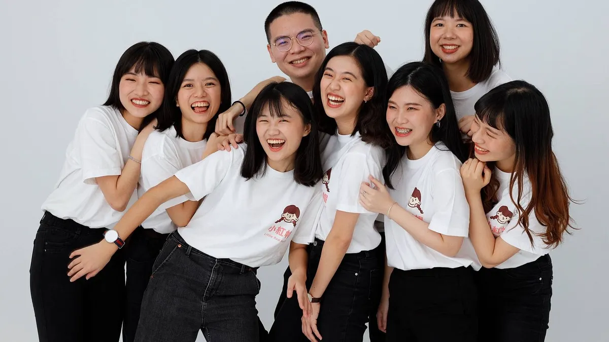 「只有任何一丁點的機會,我都願意盡全力,讓臺灣的美與善被更多人看見!」成為「台灣第一人」拿到堪稱「英國版諾貝爾和平獎」,這個年輕的「月經專家」團隊創辦人吐露心聲...(小紅帽提供) 「只有任何一丁點的機會,我都願意盡全力,讓臺灣的美與善被更多人看見!」成為「台灣第一人」拿到堪稱「英國版諾貝爾和平獎」,這個年輕的「月經專家」團隊創辦人吐露心聲...(小紅帽提供)