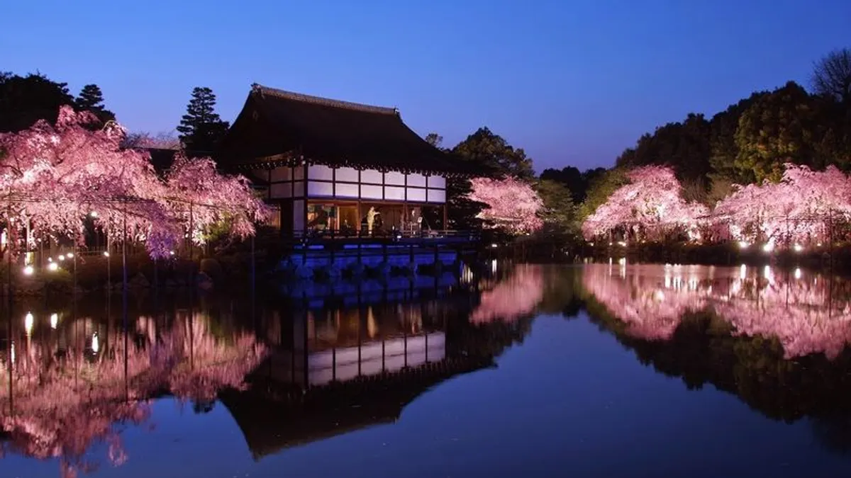 平安神宮夜景奇美。(圖片來源:kkday.com) 平安神宮夜景奇美。(圖片來源:kkday.com)