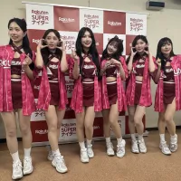 楽天スーパーナイター2026が東京ドームで開催され、Rakuten Girlsの華やかなパフォーマンスや女性陣の活躍が球場を大いに盛り上げた。(写真/黃信維撮影) 楽天スーパーナイター2026が東京ドームで開催され、Rakuten Girlsの華やかなパフォーマンスや女性陣の活躍が球場を大いに盛り上げた。(写真/黃信維撮影)