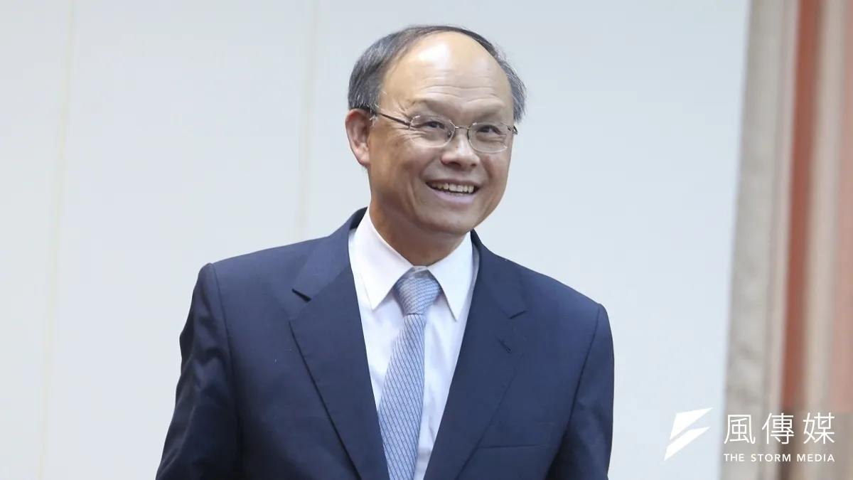經濟部長鄧振中19日被媒體問到美牛雜議題時,以台語表示「那卡嘸要緊」。(吳逸驊攝)