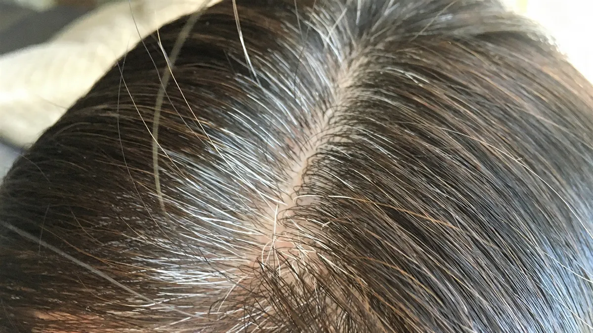 網友推薦全聯染髮膏,遮白髮的效果不錯又不會死黑。(示意圖/取自photo-ac) 網友推薦全聯染髮膏,遮白髮的效果不錯又不會死黑。(示意圖/取自photo-ac)