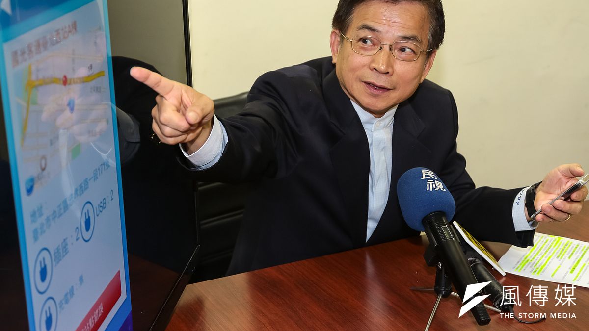 賴士葆回應賄選指控,認為是對手抹黑。(資料照,顏麟宇攝) 賴士葆回應賄選指控,認為是對手抹黑。(資料照,顏麟宇攝)