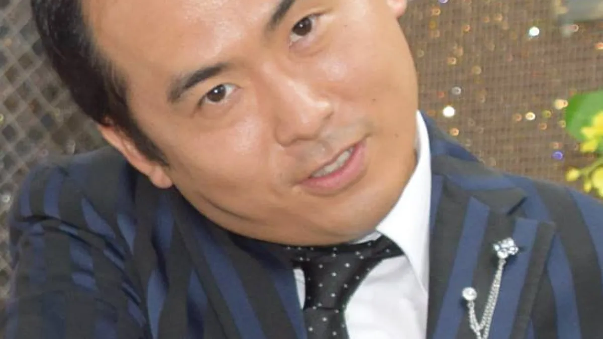 齋藤先生幽默、陽光的外表下,隱藏著高中時期孤單寂寞的辛酸…(圖/Oricon Style(オリコンスタイル)@facebook)