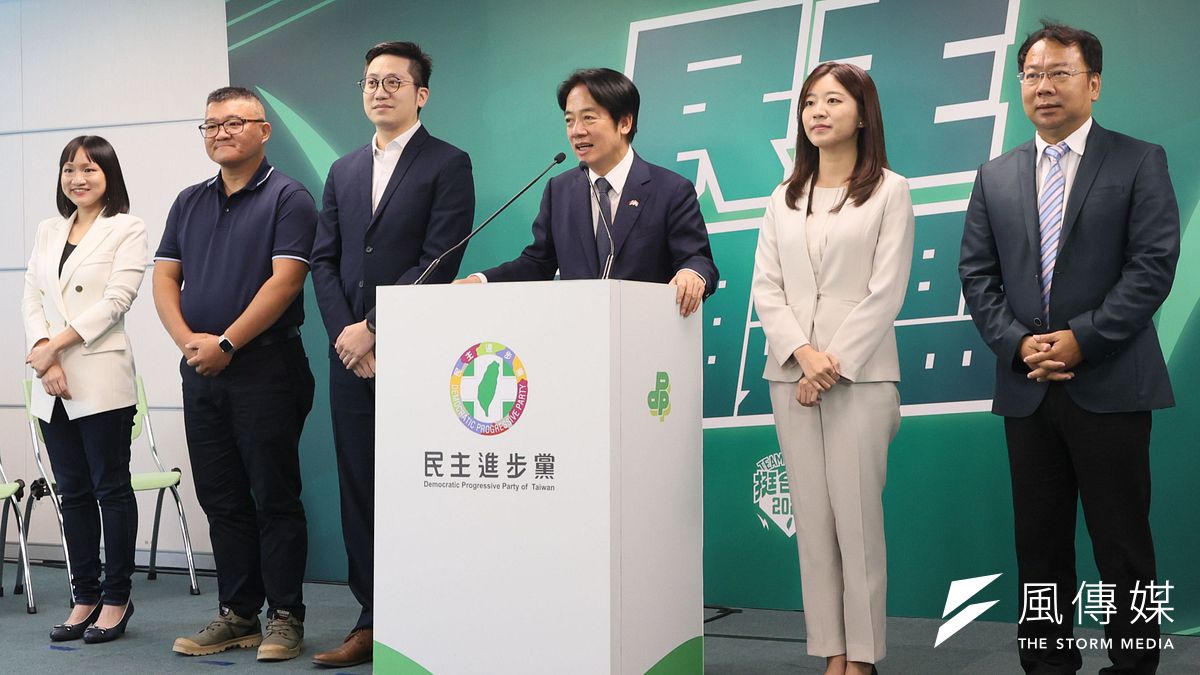 民進黨12日舉行立委提名記者會, 立委參選人謝志忠(右起)、立委參選人謝子涵、民進黨主席賴清德、立委參選人曾聖凱、立委參選人莊銘淵、立委參選人謝佩芬出席。(柯承惠攝) 民進黨12日舉行立委提名記者會, 立委參選人謝志忠(右起)、立委參選人謝子涵、民進黨主席賴清德、立委參選人曾聖凱、立委參選人莊銘淵、立委參選人謝佩芬出席。(柯承惠攝)