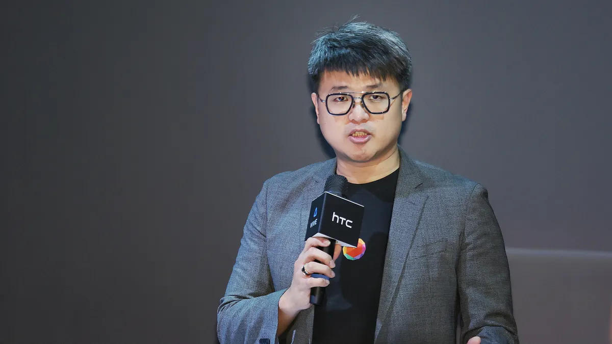 台灣大資深副總林東閔直言:「10年內智慧眼鏡銷售破百萬台絕對不是夢」。(資料照,柯承惠攝) 台灣大資深副總林東閔直言:「10年內智慧眼鏡銷售破百萬台絕對不是夢」。(資料照,柯承惠攝)