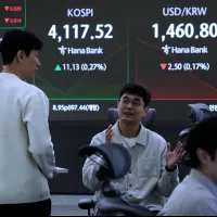 South Korea's quarterly growth rate has stopped declining and is showing modest gains — an important sign that the economy may be warming up. (AP) South Korea's quarterly growth rate has stopped declining and is showing modest gains — an important sign that the economy may be warming up. (AP)
