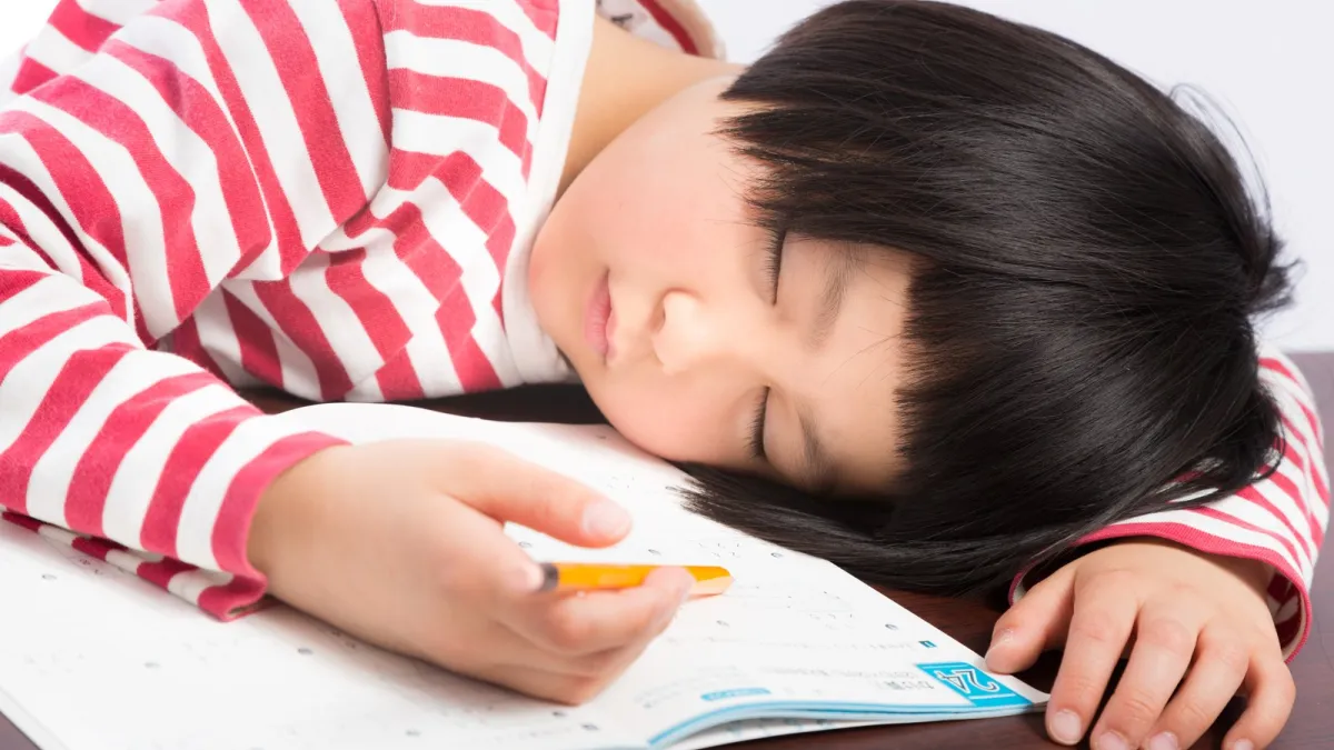 熬夜唸書、工作,其實只是在分散專注力,無法交出高品質的成果。(圖/pakutaso)