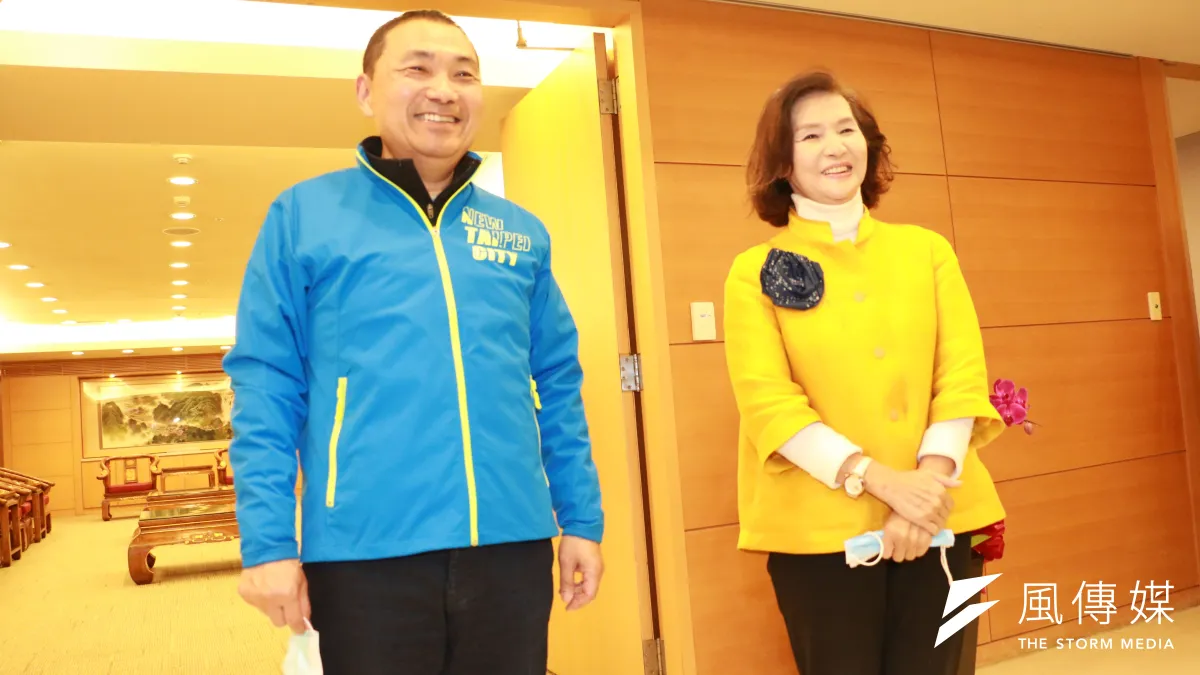 新北市長侯友宜與宜蘭縣長林姿妙針對防疫工作進行經驗交流,接受媒體聯訪表示要一起為市民拼出健康好生活。(圖/李梅瑛攝)