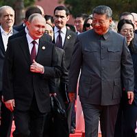 ロシアのプーチン大統領(左)、中国の習近平国家主席、北朝鮮の金正恩指導者が、9月3日に北京で行われた九三軍事パレードにそろって出席した。(写真/AP通信) ロシアのプーチン大統領(左)、中国の習近平国家主席、北朝鮮の金正恩指導者が、9月3日に北京で行われた九三軍事パレードにそろって出席した。(写真/AP通信)