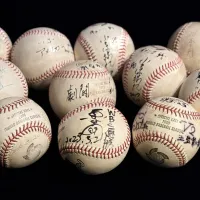 野球殿堂博物館で23日からWBC企画展が開催され、歴代の優勝トロフィーや貴重な用具が展示される。(写真/野球殿堂博物館提供) 野球殿堂博物館で23日からWBC企画展が開催され、歴代の優勝トロフィーや貴重な用具が展示される。(写真/野球殿堂博物館提供)