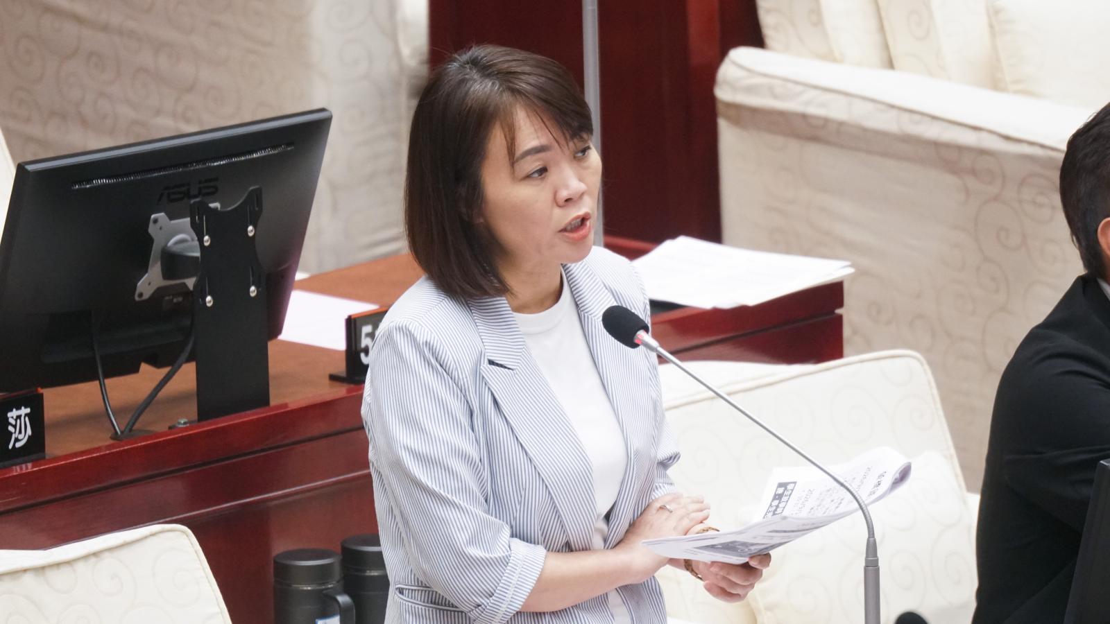 簡舒培爆金華國中食物中毒「翻車」?藍議員群起圍攻:還給校方公道