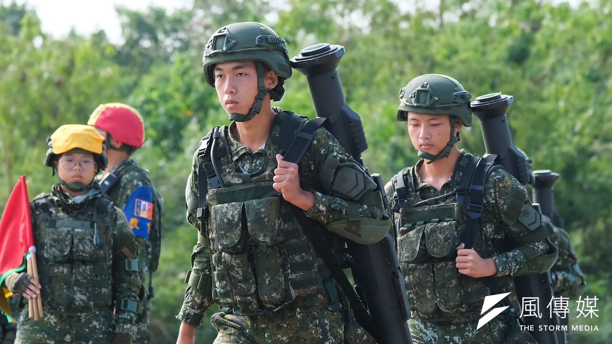 一年期義務役上路滿一年,軍方內部有個單位壓力山大,工作量暴增人力卻嚴重缺乏。(資料照,劉偉宏攝) 一年期義務役上路滿一年,軍方內部有個單位壓力山大,工作量暴增人力卻嚴重缺乏。(資料照,劉偉宏攝)