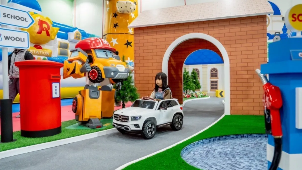 超跑車車,開心遊覽城鎮造景。(圖/綠雷德創新股份有限公司提供)