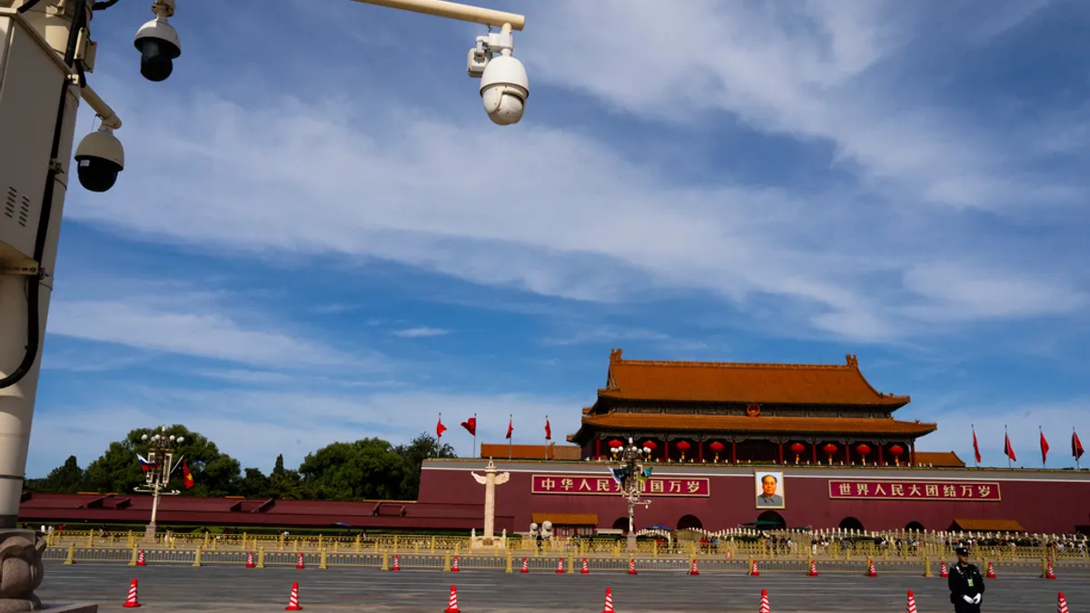 脫胎於民族主義的中國「西方偽史論」在北京面對經濟下行壓力時,成為遭到查禁、圍剿的犧牲品。(資料照,美聯社)