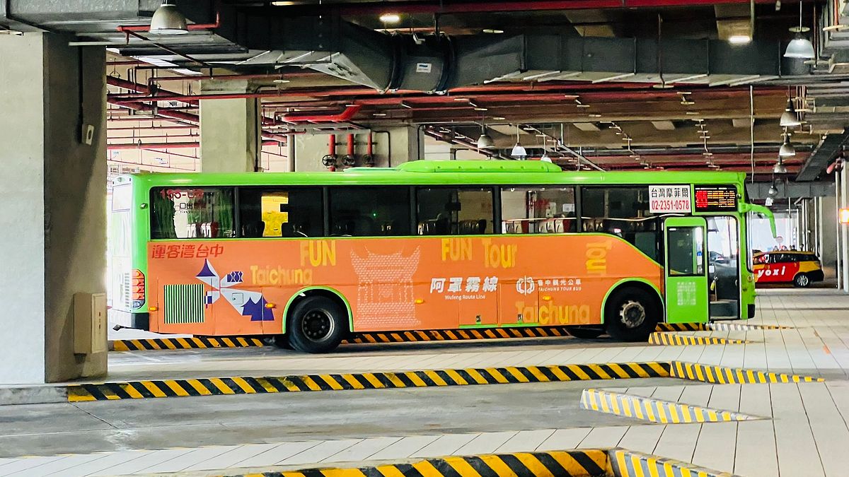 「台中觀光公車-151阿罩霧線」可於台中高鐵站轉乘。(圖/台中市政府) 「台中觀光公車-151阿罩霧線」可於台中高鐵站轉乘。(圖/台中市政府)