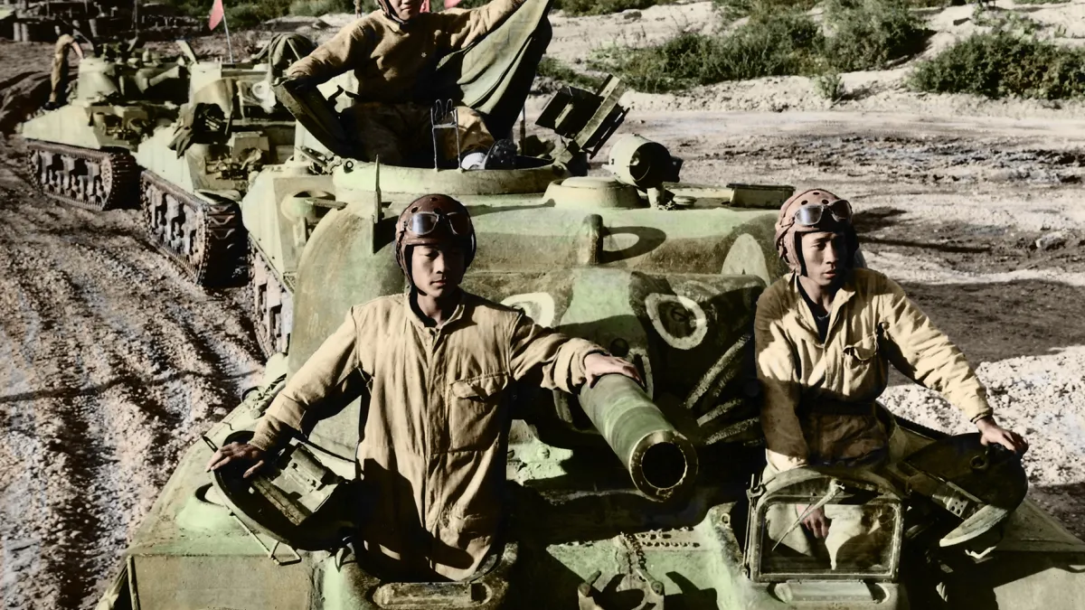 民國33年12月26日,中國駐印軍駕駛美式M4A4戰車開入緬甸北部,增強聯軍戰力。(圖/徐宗懋圖文館)