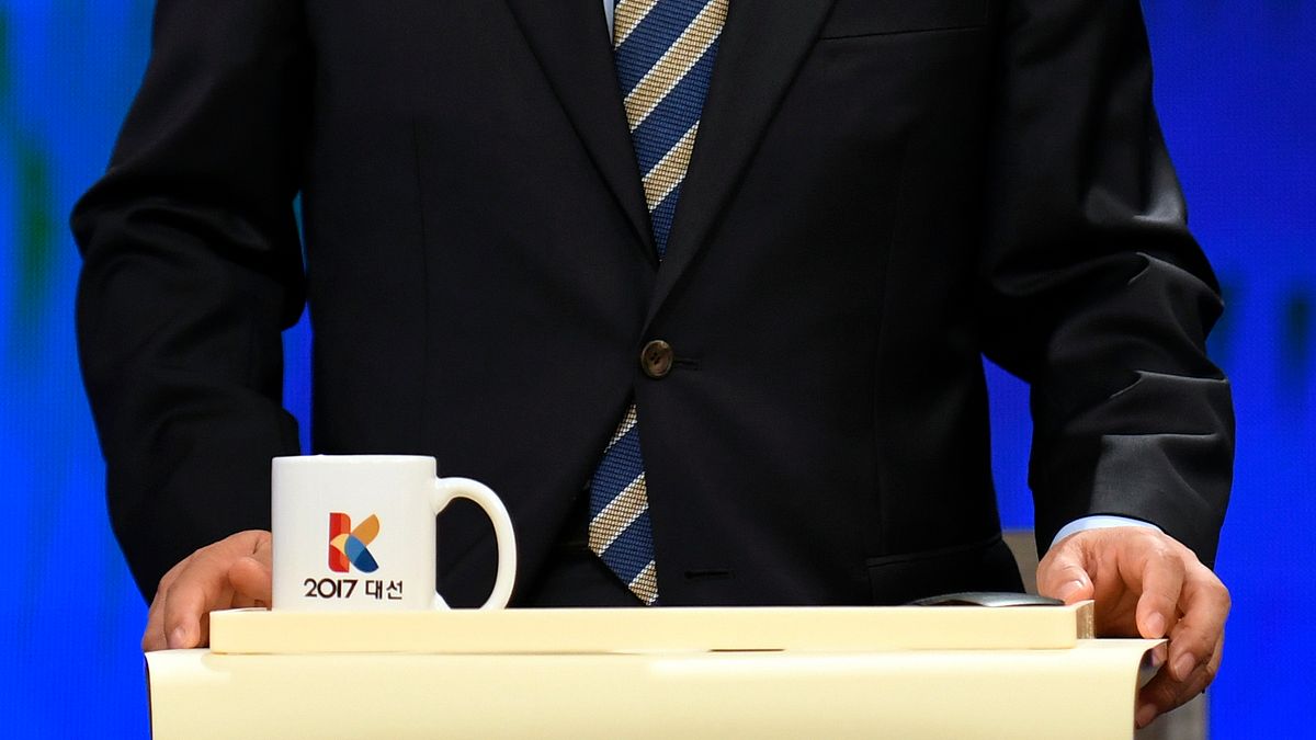 南韓總統大選:民調領先的共同民主黨候選人文在寅。(美聯社) 南韓總統大選:民調領先的共同民主黨候選人文在寅。(美聯社)