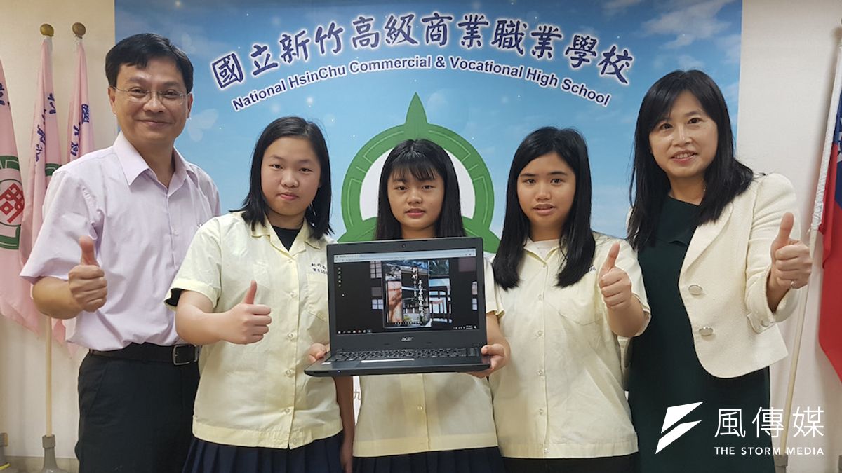 國立新竹高商三位資料處理科同學創作「辛志平校長故居」電子書,勇摘高職組第一名。(圖/方詠騰攝) 國立新竹高商三位資料處理科同學創作「辛志平校長故居」電子書,勇摘高職組第一名。(圖/方詠騰攝)