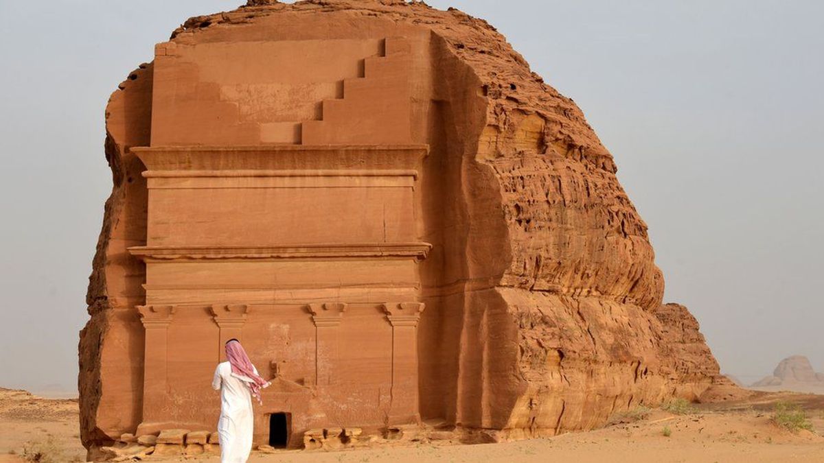 位於沙烏地阿拉伯的瑪甸沙勒(Madain Saleh)的古墓「孤獨城堡」(Qasr al-Farid)被聯合國教科文組織列入世界文明遺產名單。(BBC中文網) 位於沙烏地阿拉伯的瑪甸沙勒(Madain Saleh)的古墓「孤獨城堡」(Qasr al-Farid)被聯合國教科文組織列入世界文明遺產名單。(BBC中文網)