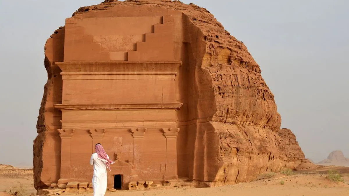 位於沙烏地阿拉伯的瑪甸沙勒(Madain Saleh)的古墓「孤獨城堡」(Qasr al-Farid)被聯合國教科文組織列入世界文明遺產名單。(BBC中文網)